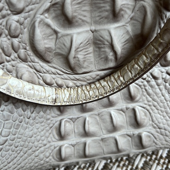 Cream / light grey tones Melbourne Brahmin bag with shoulder strap and handles. - Picture 7 of 9